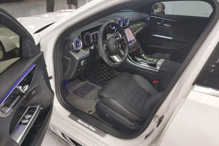 Used Mercedes-Benz C-Class 2024 Restyled C 260 L Sport Edition Driver Seat