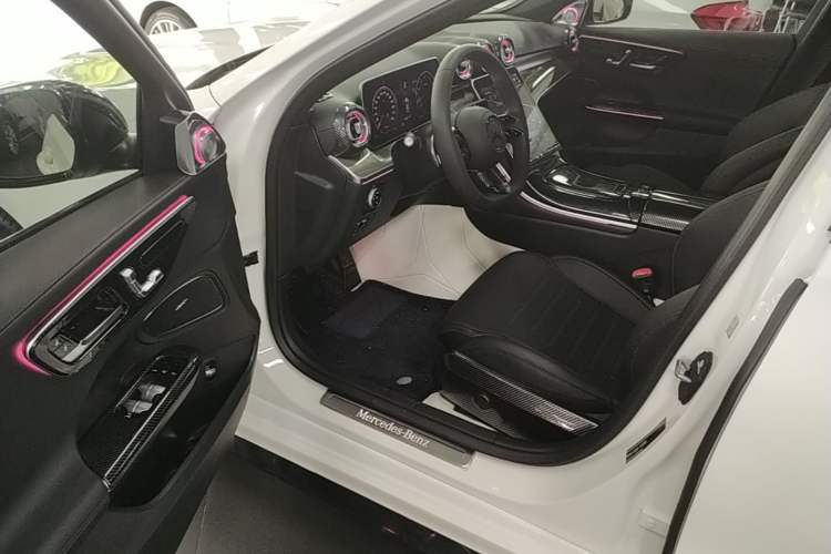 Used Mercedes-Benz C-Class 2024 Restyled C 260 L Sport Edition Driver Seat