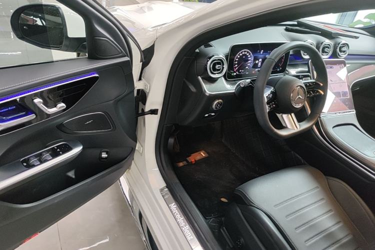 Used Mercedes-Benz C-Class 2024 Restyled C 260 L Sport Edition Driver Seat