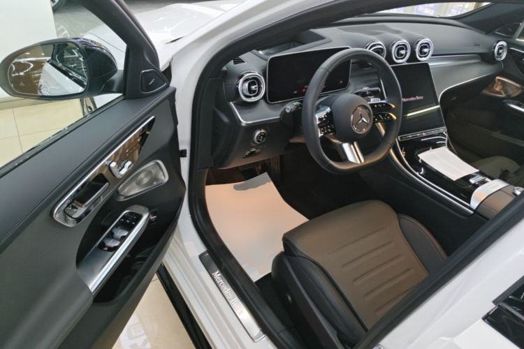Used Mercedes-Benz C-Class 2024 Second Facelift C 260 L 4MATIC Sport Edition Driver Seat