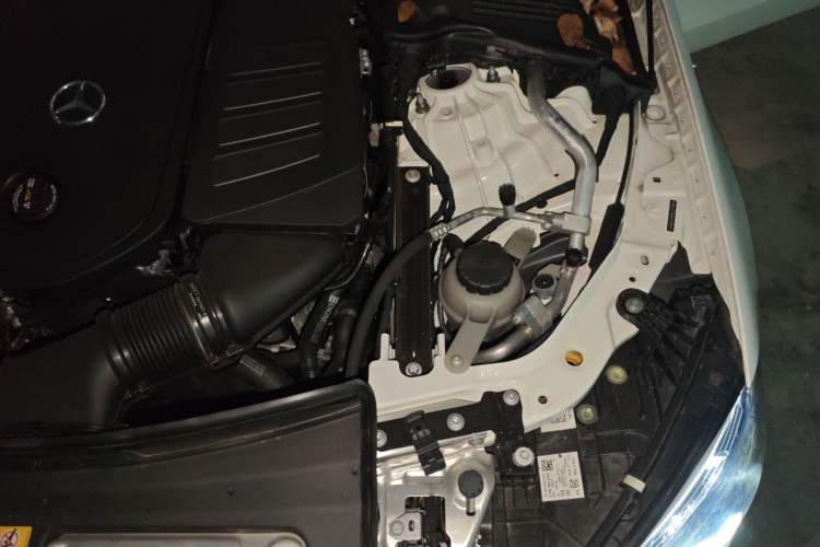 Used Mercedes-Benz C-Class 2024 Facelift C 260 L Engine Bay Left