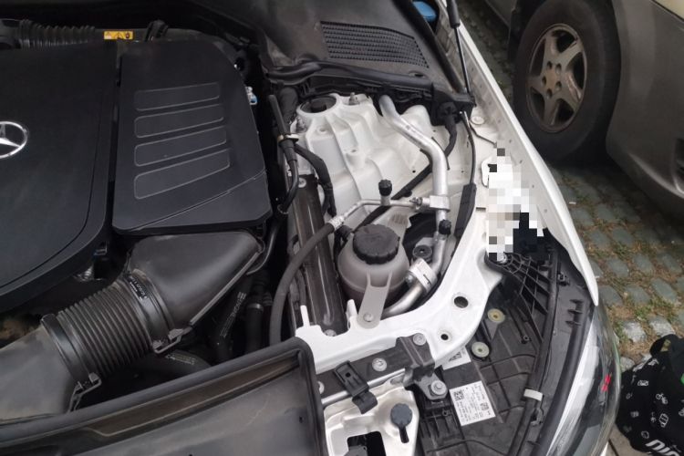 Used Mercedes-Benz C-Class  Engine Bay Left