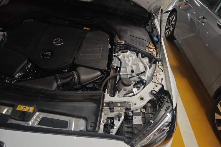 Used Mercedes-Benz C-Class 2024 C 200 L Sport Edition Engine Bay Left