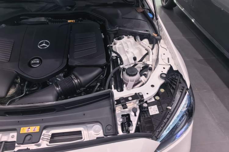 Used Mercedes-Benz C-Class 2024 Facelifted C-Class 260 L Night Edition Sports Version Engine Bay Left