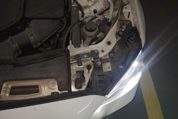 Used Mercedes-Benz C-Class 2024 Restyled C 260 L Sport Edition Engine Bay Left