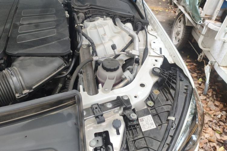 Used Mercedes-Benz C-Class 2024 Second Facelift C 260 L Sport Edition Engine Bay Left
