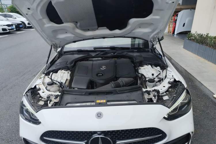Used Mercedes-Benz C-Class 2024 Facelifted C-Class 260 L Night Edition Sports Version Engine Bay