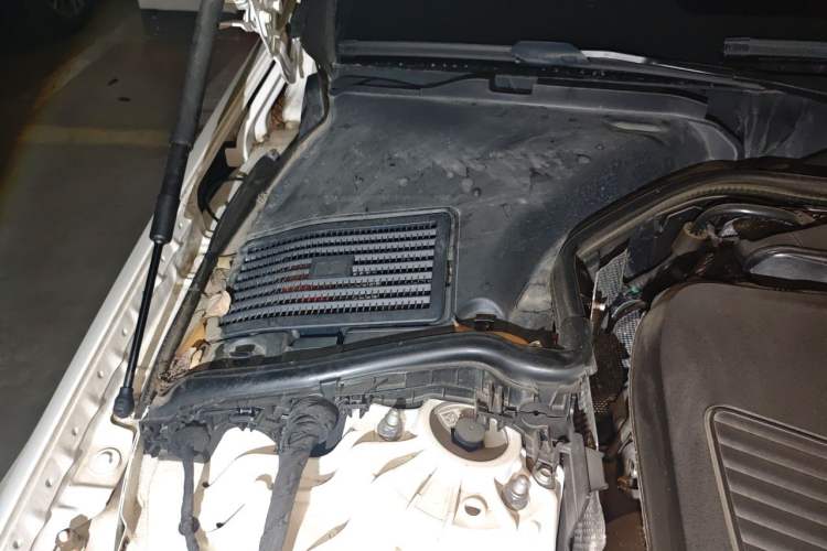 Used Mercedes-Benz C-Class 2024 Second Facelift C 260 L Engine Bay Right
