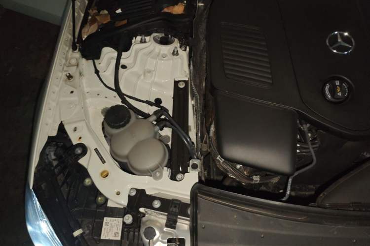 Used Mercedes-Benz C-Class 2024 Facelift C 260 L Engine Bay Right