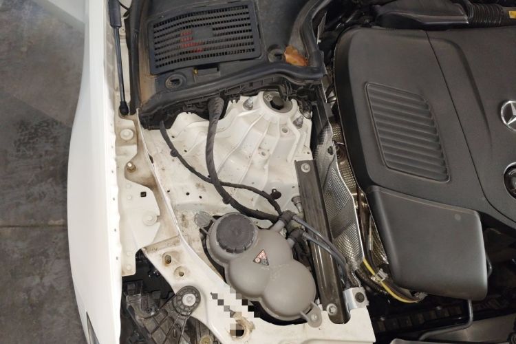 Used Mercedes-Benz C-Class 2024 Facelifted C-Class 260 L Night Edition Sports Version Engine Bay Right