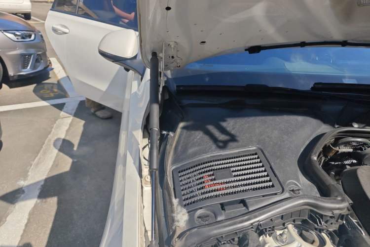 Used Mercedes-Benz C-Class 2024 Second Facelift C 260 L Sport Edition Engine Bay Right