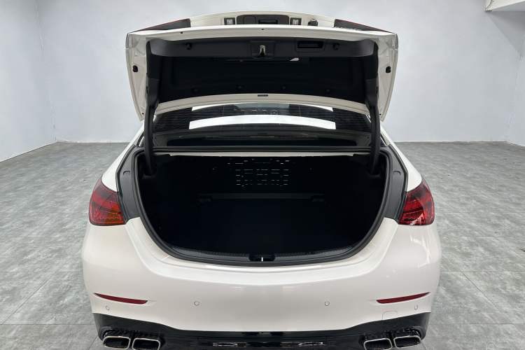 Used Mercedes-Benz C-Class 2024 Facelifted C-Class 260 L Night Edition Sports Version Exterior 10