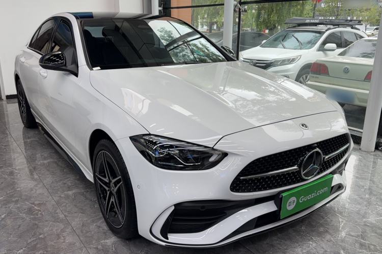 Used Mercedes-Benz C-Class 2024 Facelifted C-Class 260 L Night Edition Sports Version Exterior 2