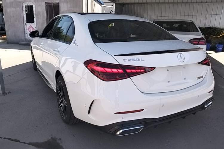 Used Mercedes-Benz C-Class 2024 Facelifted C-Class 260 L Night Edition Sports Version Exterior 2