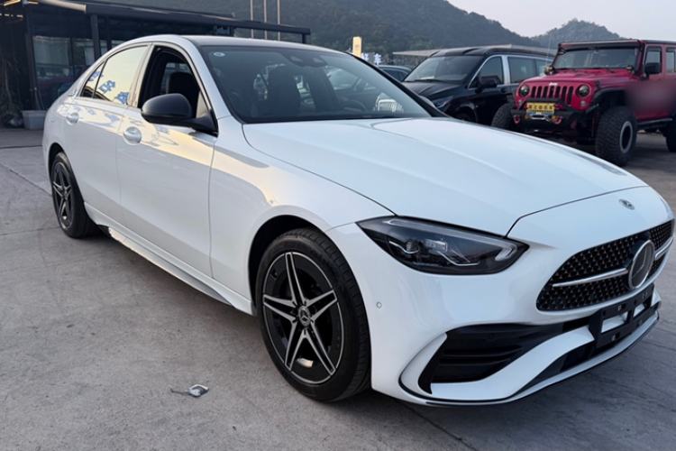Used Mercedes-Benz C-Class 2024 Facelifted C-Class 260 L Night Edition Sports Version Exterior 2