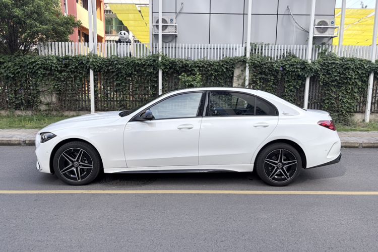 Used Mercedes-Benz C-Class 2024 Facelifted C-Class 260 L Night Edition Sports Version Exterior 2