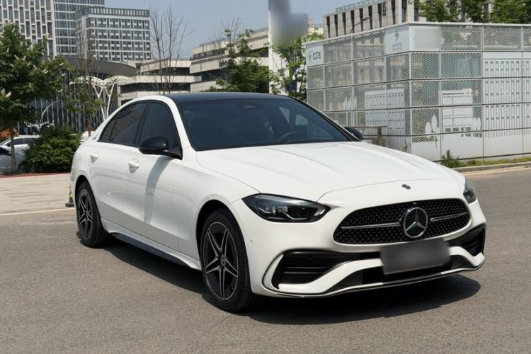 Used Mercedes-Benz C-Class 2024 Facelifted C-Class 260 L Night Edition Sports Version Exterior 2