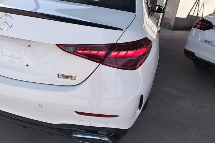 Used Mercedes-Benz C-Class 2024 Facelifted C-Class 260 L Night Edition Sports Version Exterior 3