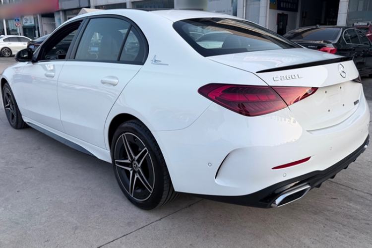 Used Mercedes-Benz C-Class 2024 Facelifted C-Class 260 L Night Edition Sports Version Exterior 3