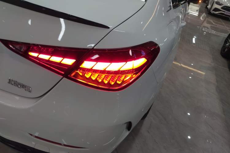 Used Mercedes-Benz C-Class 2024 Facelifted C-Class 260 L Night Edition Sports Version Exterior 3