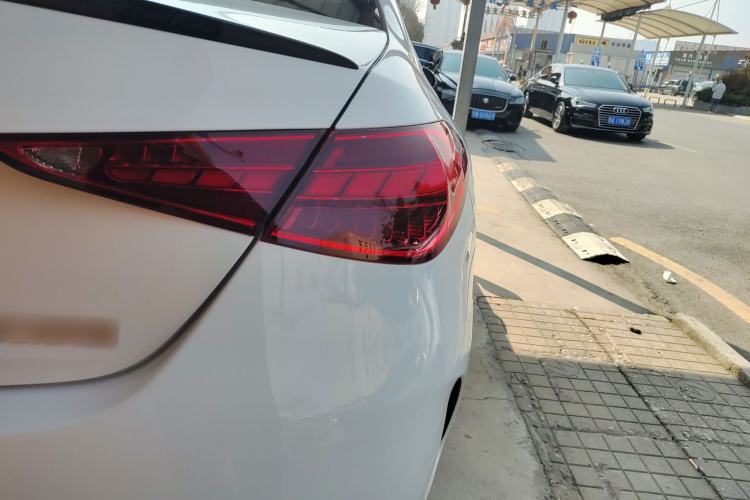 Used Mercedes-Benz C-Class 2024 Facelifted C-Class 260 L Night Edition Sports Version Exterior 3