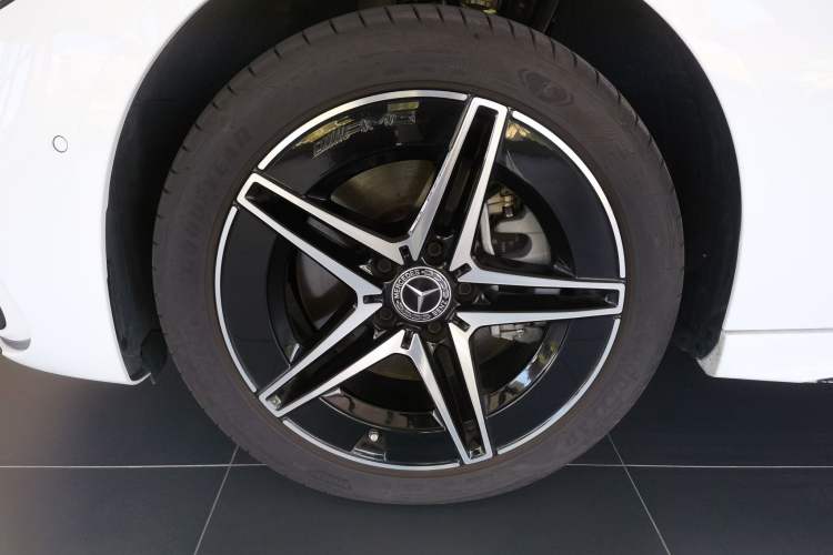 Used Mercedes-Benz C-Class 2024 Facelifted C-Class 260 L Night Edition Sports Version Exterior 4