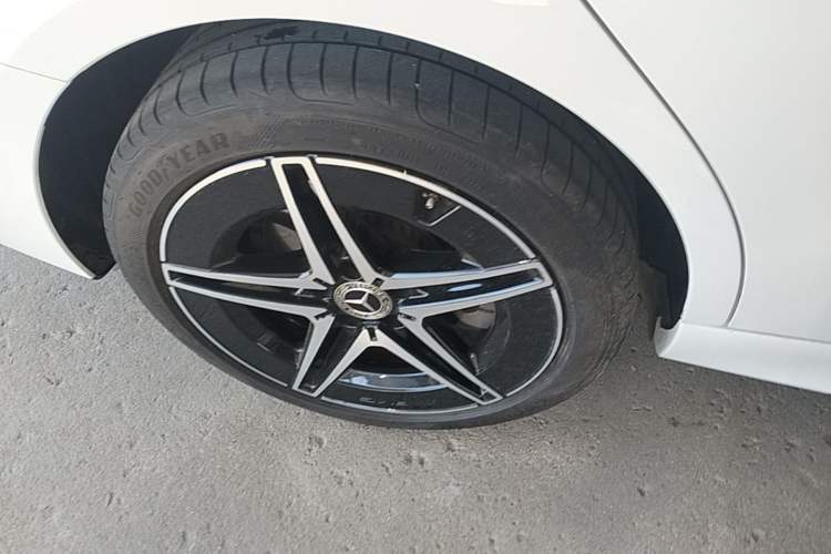 Used Mercedes-Benz C-Class 2024 Facelifted C-Class 260 L Night Edition Sports Version Exterior 5