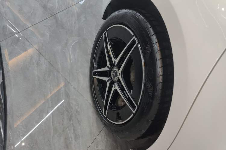 Used Mercedes-Benz C-Class 2024 Second Facelift C 260 L Starry Night Sport Edition Exterior 5