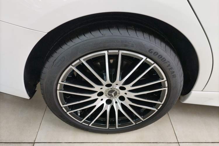 Used Mercedes-Benz C-Class 2024 Restyled C 260 L Sport Edition Exterior 5