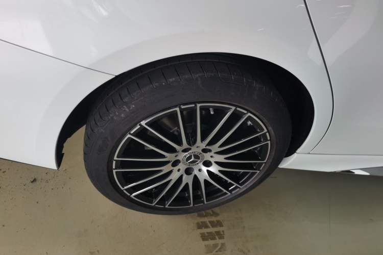 Used Mercedes-Benz C-Class 2024 Restyled C 260 L Sport Edition Exterior 5