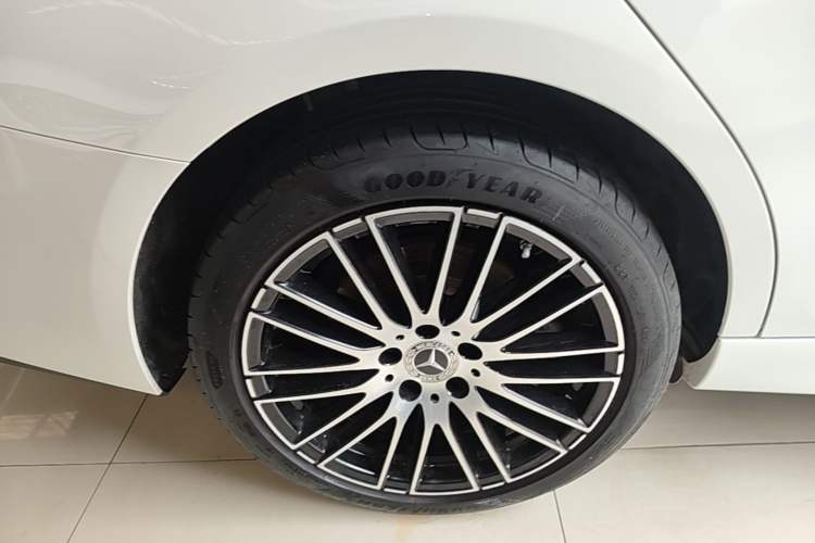 Used Mercedes-Benz C-Class 2024 Restyled C 260 L Sport Edition Exterior 5