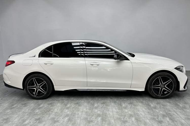 Used Mercedes-Benz C-Class 2024 Facelifted C-Class 260 L Night Edition Sports Version Exterior 6