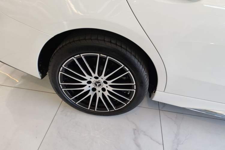 Used Mercedes-Benz C-Class 2024 Restyled C 200 L Sport Edition Exterior 8