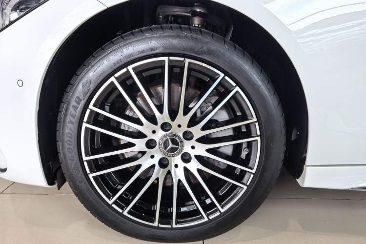 Used Mercedes-Benz C-Class 2024 Second Facelift C 260 L Sport Edition Exterior 8