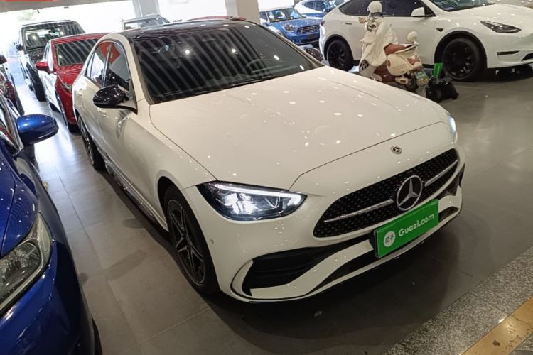 Used Mercedes-Benz C-Class 2024 Facelift C 260 L Night Edition Sport Version Front Right 45 Deg