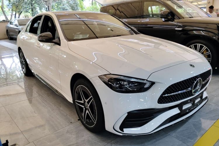 Used Mercedes-Benz C-Class 2024 Second Facelift C 260 L Starry Night Sport Edition Front Right 45 Deg