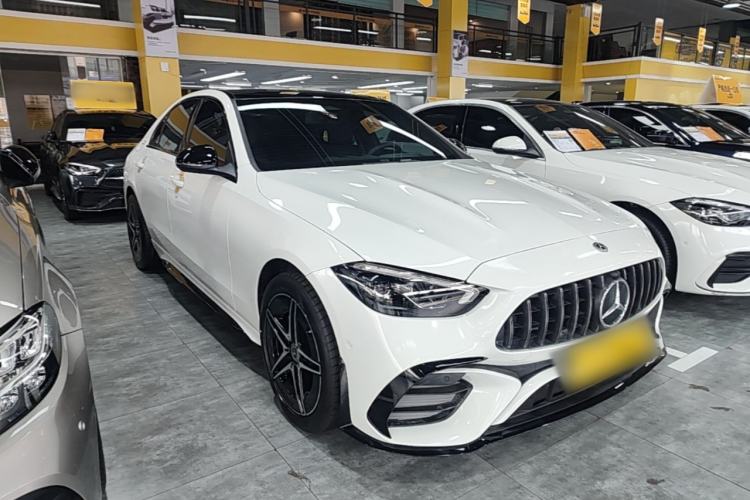 Used Mercedes-Benz C-Class 2024 Facelifted C-Class 260 L Night Edition Sports Version Front Right 45 Deg