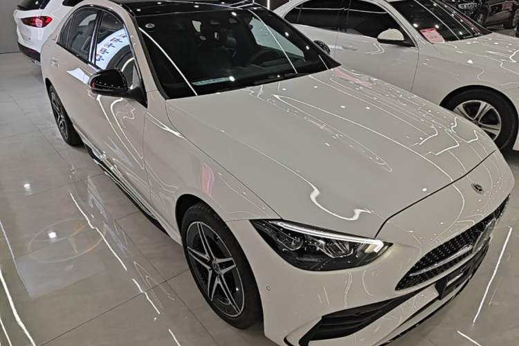 Used Mercedes-Benz C-Class 2024 Facelifted C-Class 260 L Night Edition Sports Version Front Right 45 Deg