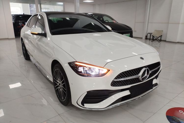 Used Mercedes-Benz C-Class 2024 Facelift C 260 L Front Right 45 Deg