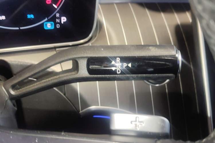 Used Mercedes-Benz C-Class 2024 Facelifted C-Class 260 L Night Edition Sports Version Gear Lever
