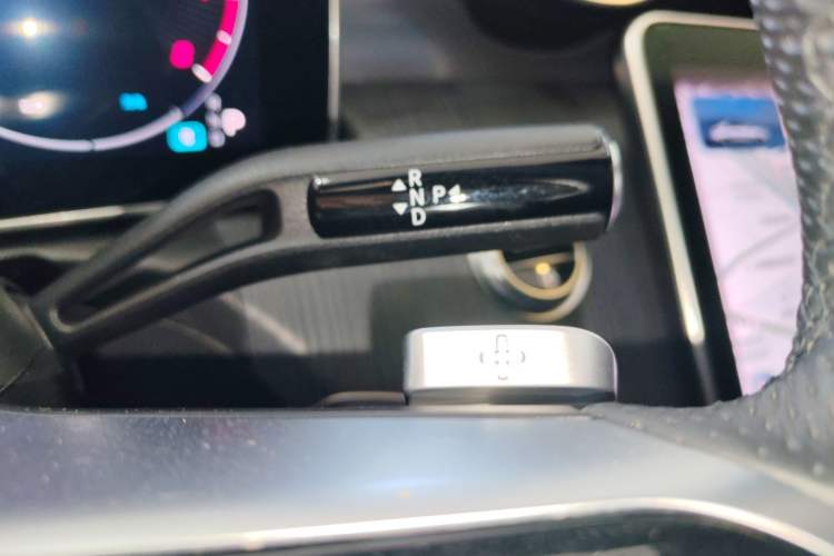 Used Mercedes-Benz C-Class 2024 Restyled C 200 L Sport Edition Gear Lever
