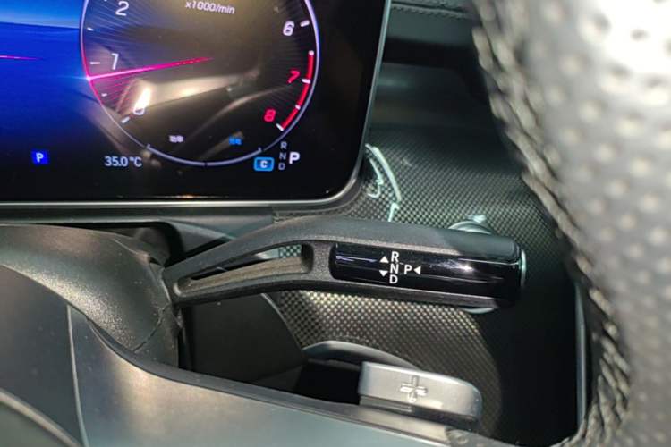 Used Mercedes-Benz C-Class 2024 Second Facelift C 260 L Sport Edition Gear Lever