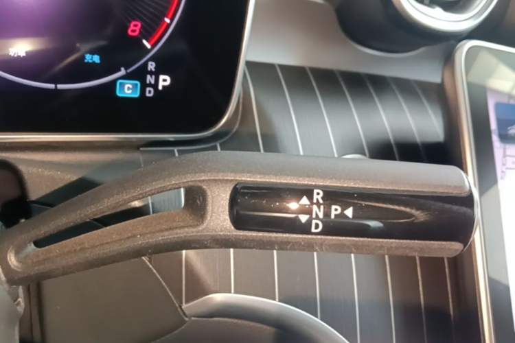 Used Mercedes-Benz C-Class 2024 Restyled C 260 L Sport Edition Gear Lever