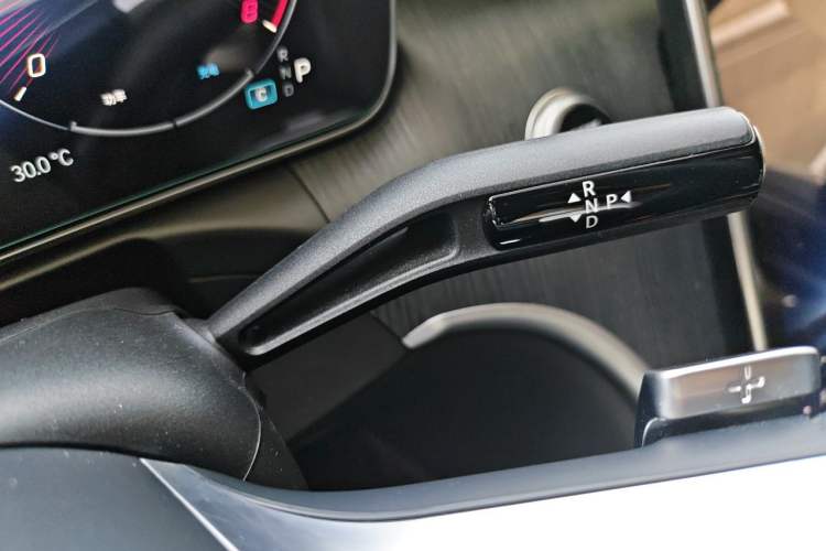 Used Mercedes-Benz C-Class 2024 C 200 L Sport Edition Gear Lever