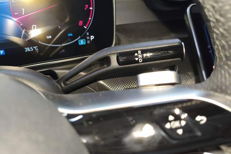 Used Mercedes-Benz C-Class 2024 Restyled C 260 L Sport Edition Gear Lever
