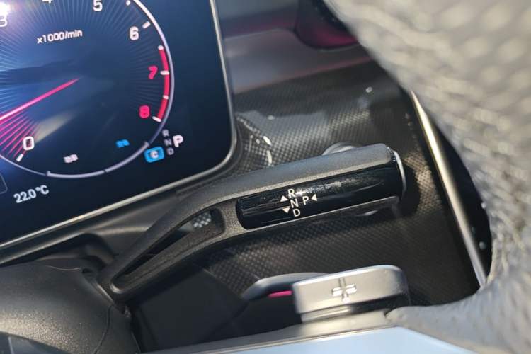 Used Mercedes-Benz C-Class 2024 Second Facelift C 260 L Starry Night Sport Edition Gear Lever