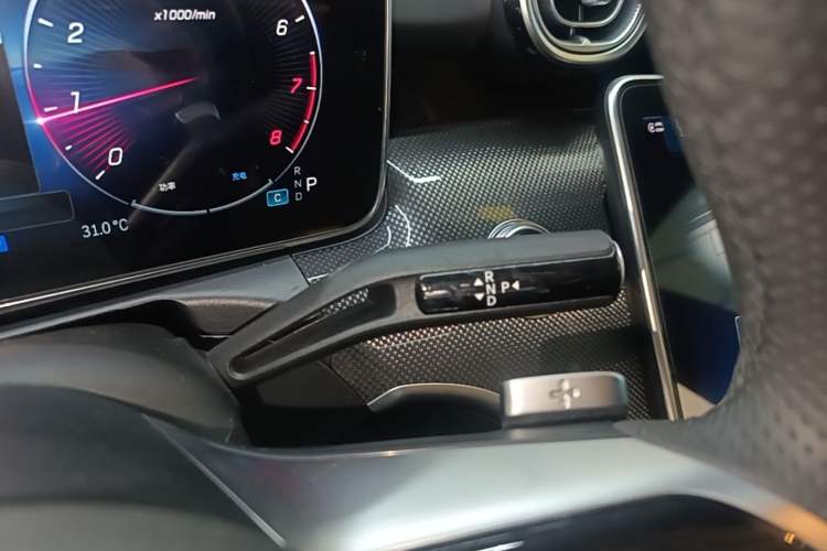 Used Mercedes-Benz C-Class 2024 Facelift C 260 L Night Edition Sport Version Gear Lever