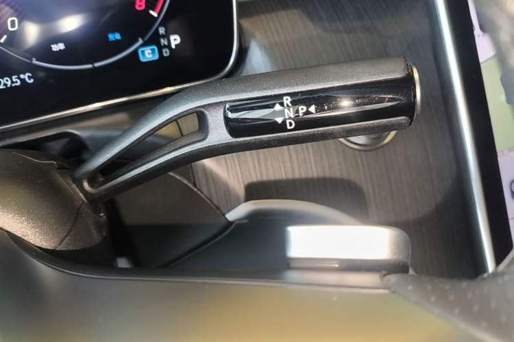 Used Mercedes-Benz C-Class 2024 C 200 L Sport Edition Gear Lever