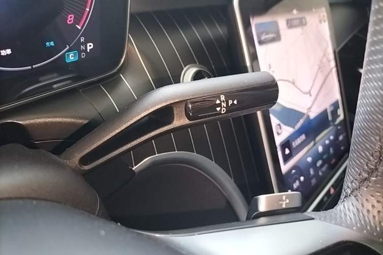 Used Mercedes-Benz C-Class 2024 Restyled C 260 L Sport Edition Gear Lever
