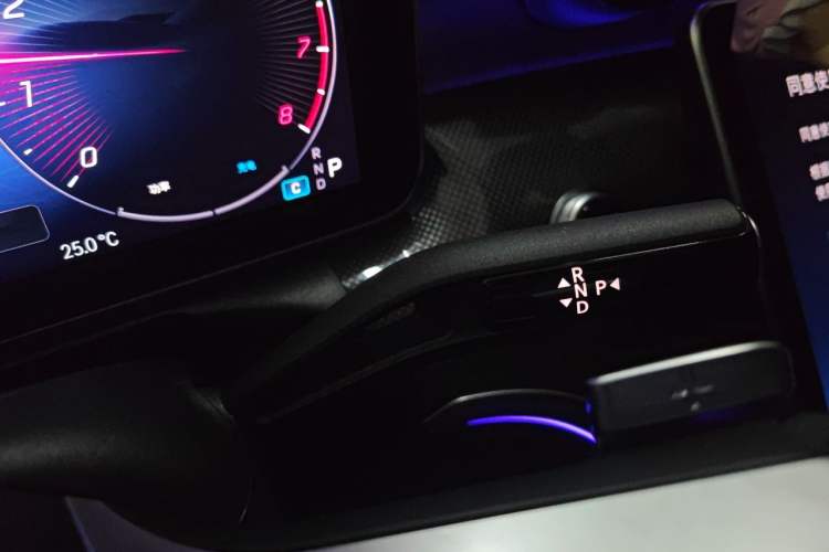 Used Mercedes-Benz C-Class 2024 C 260 L Brilliant Night Sports Edition Gear Lever